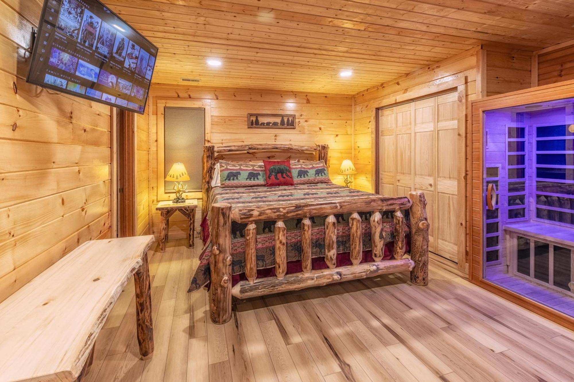 Real Log Cabin With Amazing Views, Hot Tub, Sauna, Games Gatlinburg Bagian luar foto