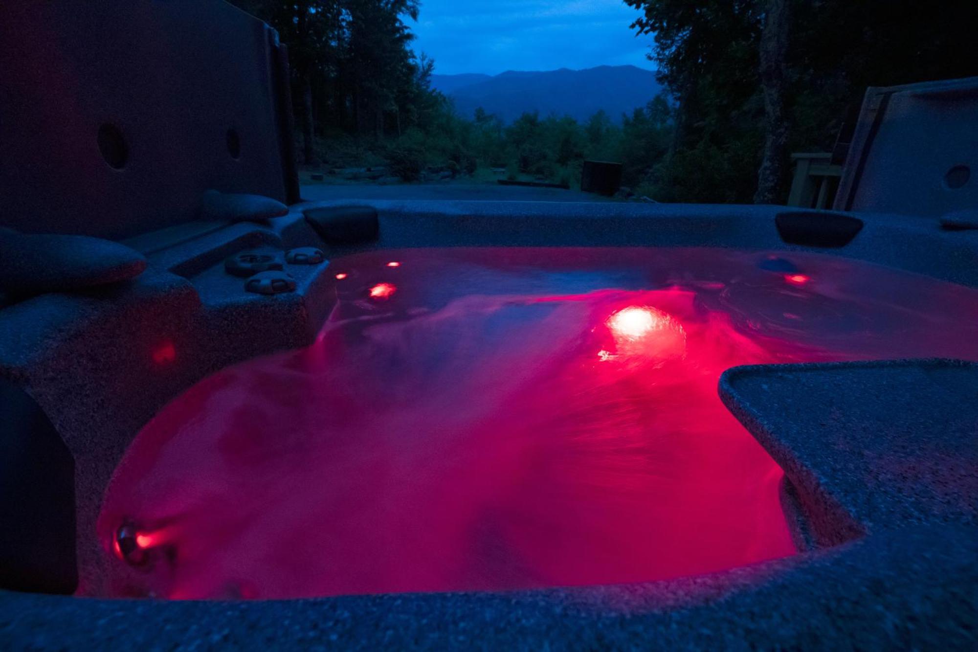 Real Log Cabin With Amazing Views, Hot Tub, Sauna, Games Gatlinburg Bagian luar foto