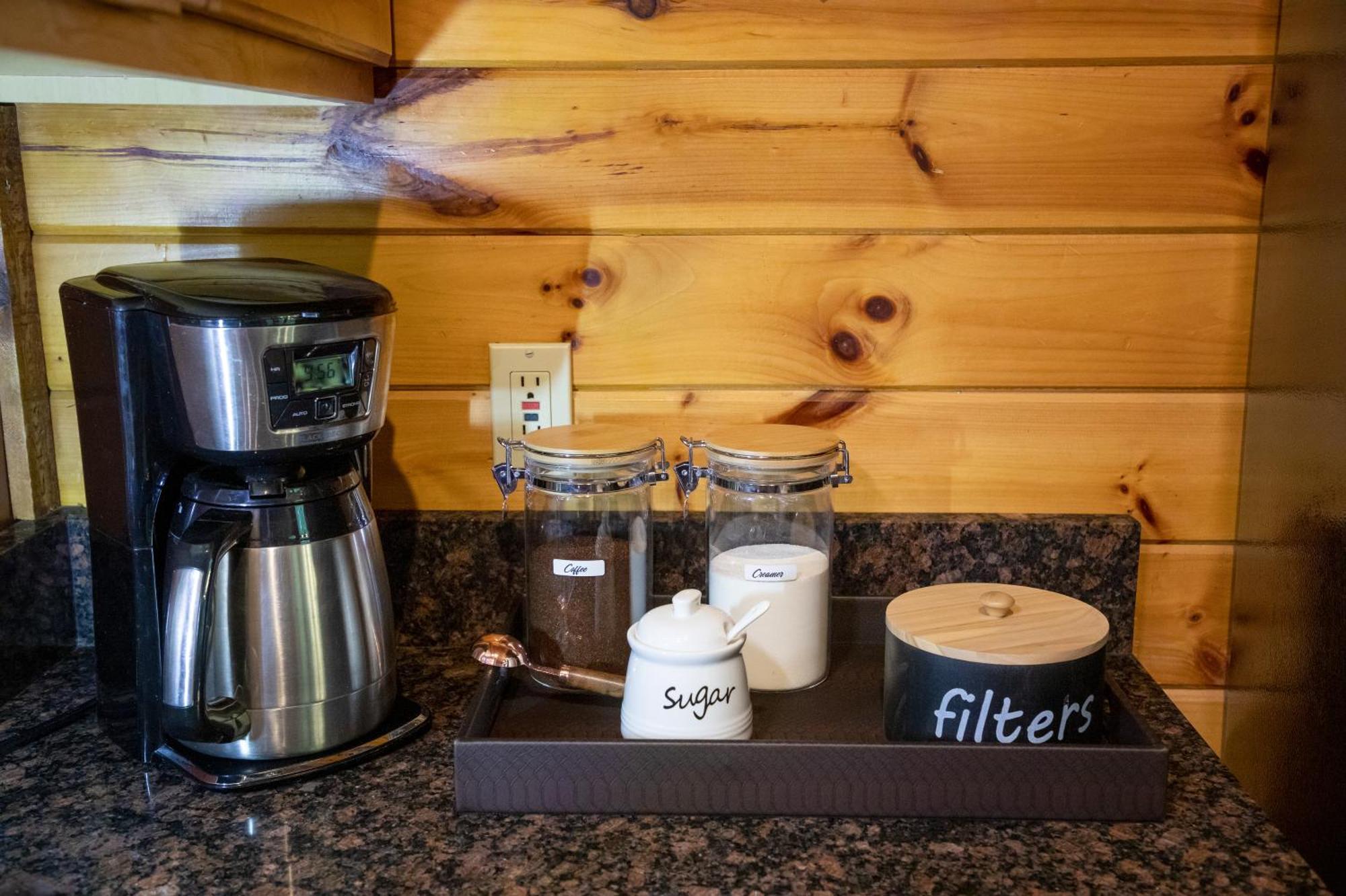Real Log Cabin With Amazing Views, Hot Tub, Sauna, Games Gatlinburg Bagian luar foto