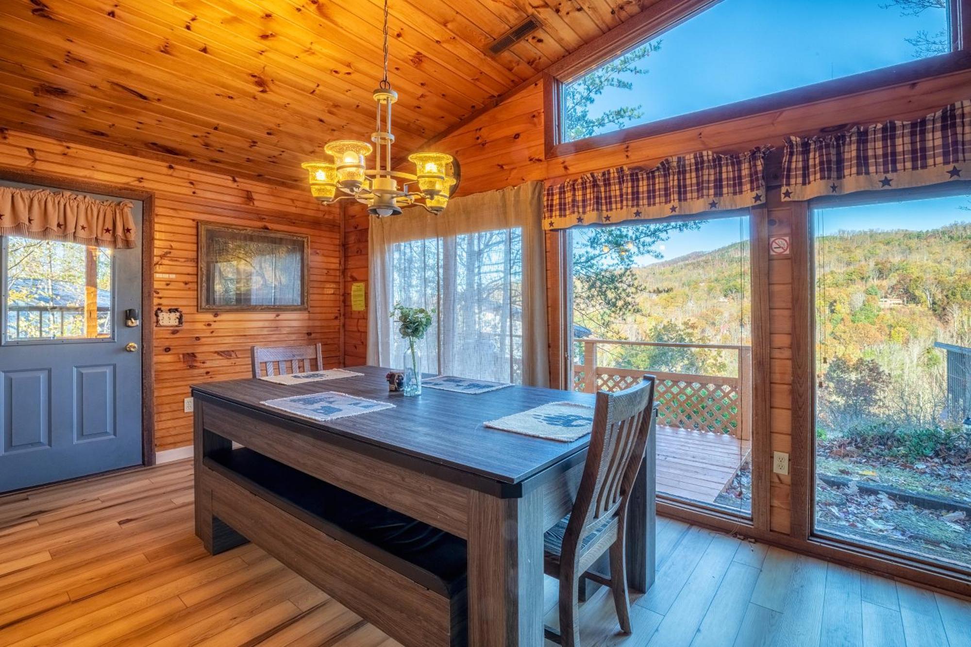 Real Log Cabin With Amazing Views, Hot Tub, Sauna, Games Gatlinburg Bagian luar foto