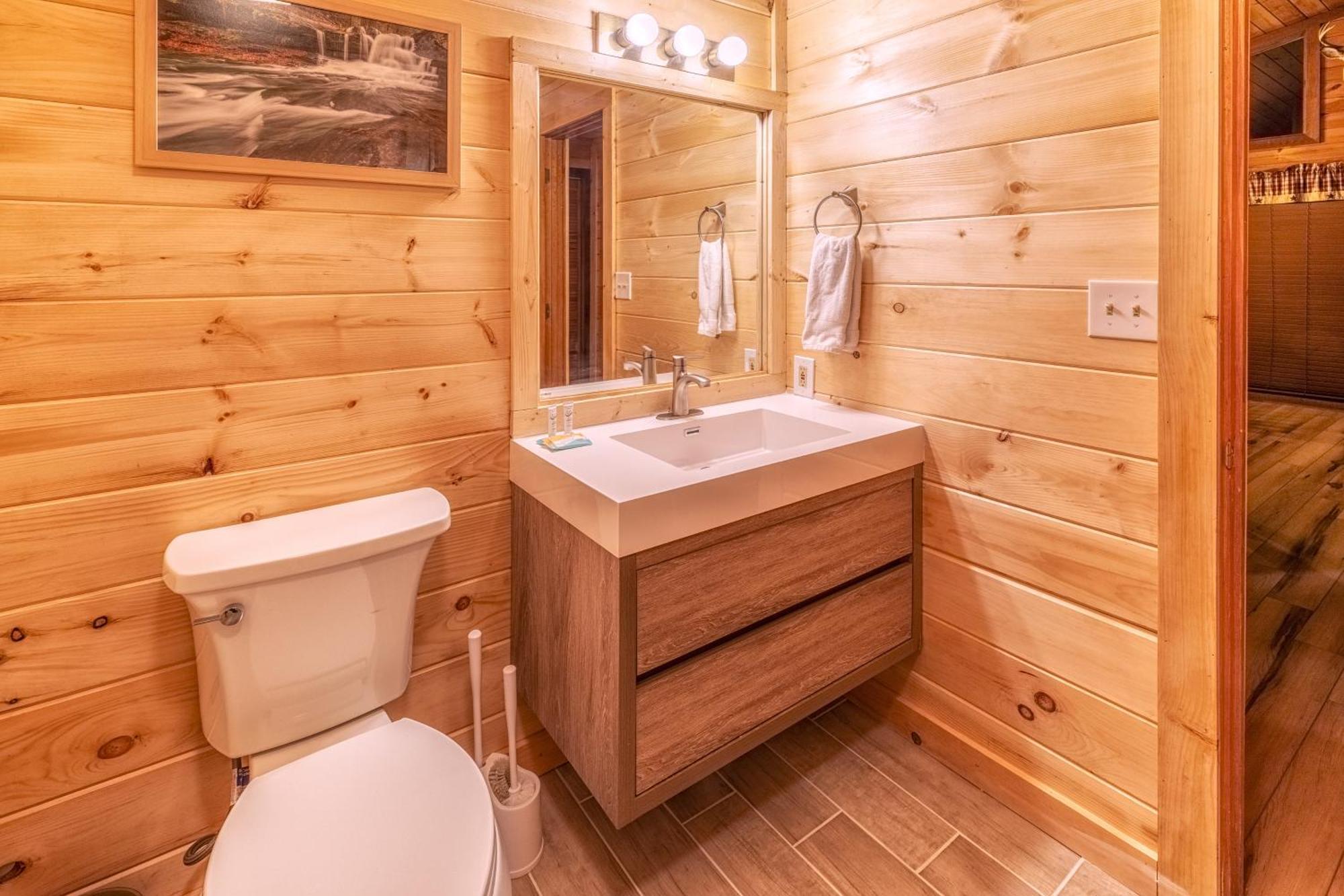 Real Log Cabin With Amazing Views, Hot Tub, Sauna, Games Gatlinburg Bagian luar foto