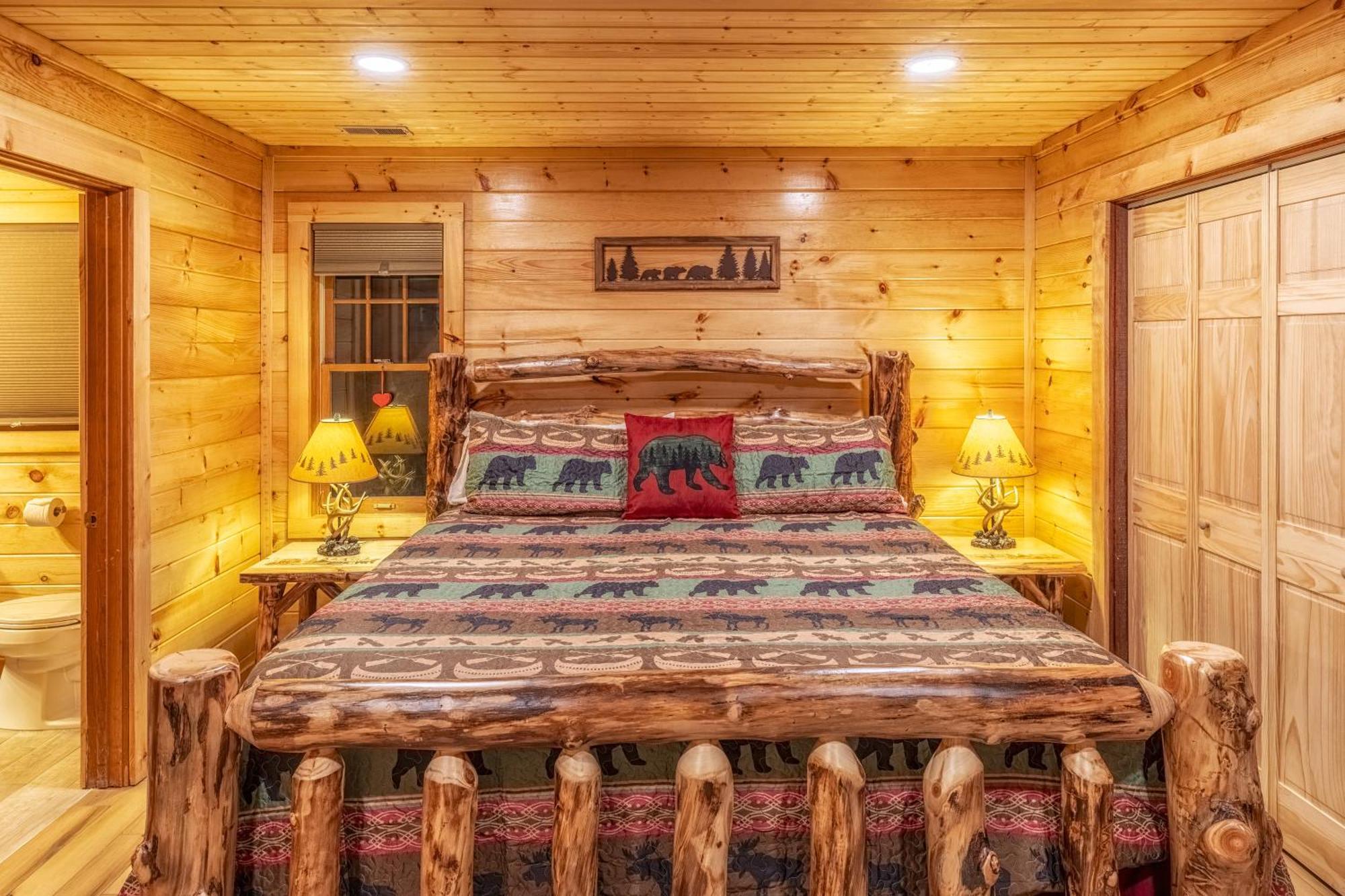 Real Log Cabin With Amazing Views, Hot Tub, Sauna, Games Gatlinburg Bagian luar foto