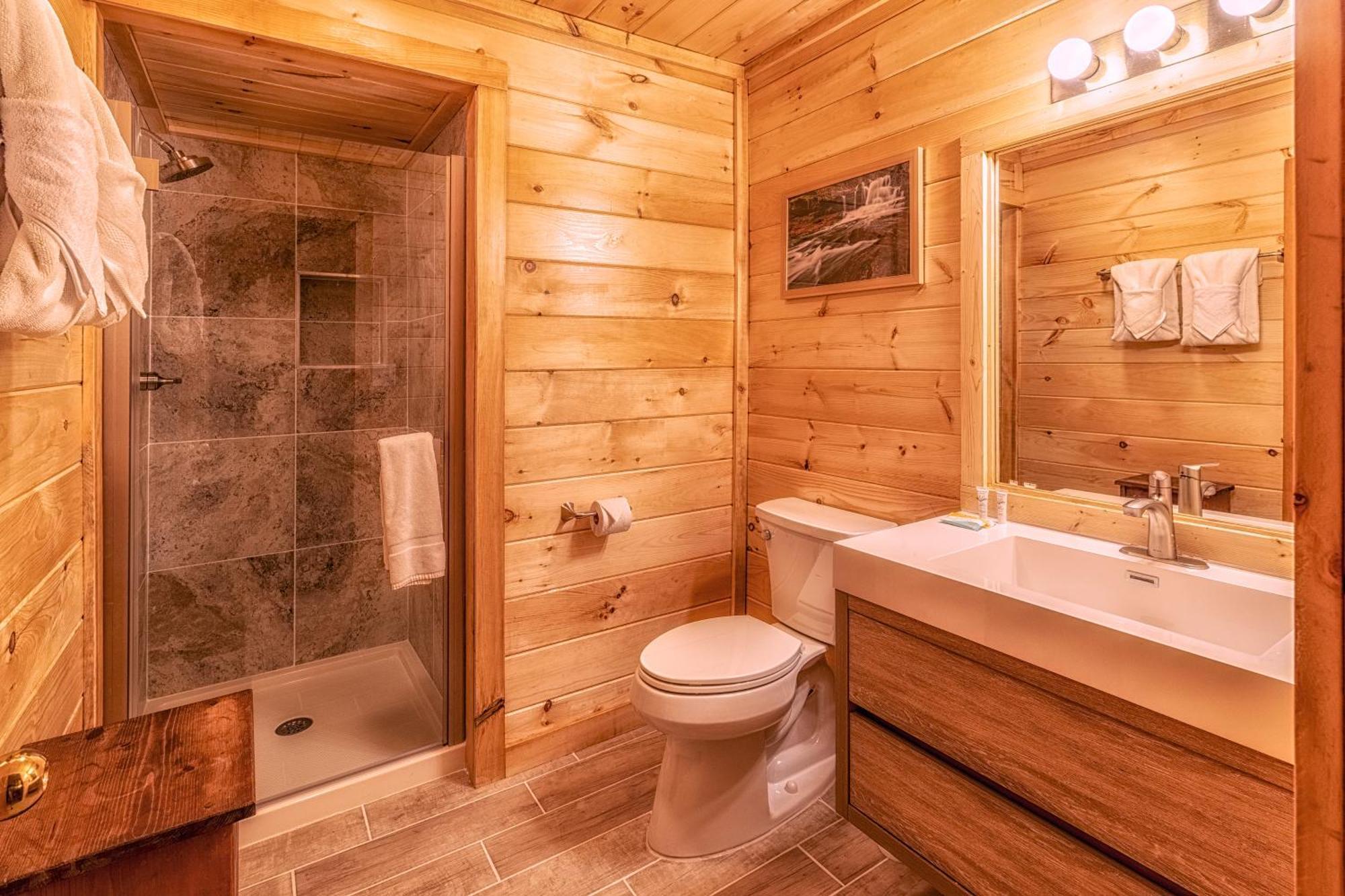 Real Log Cabin With Amazing Views, Hot Tub, Sauna, Games Gatlinburg Bagian luar foto
